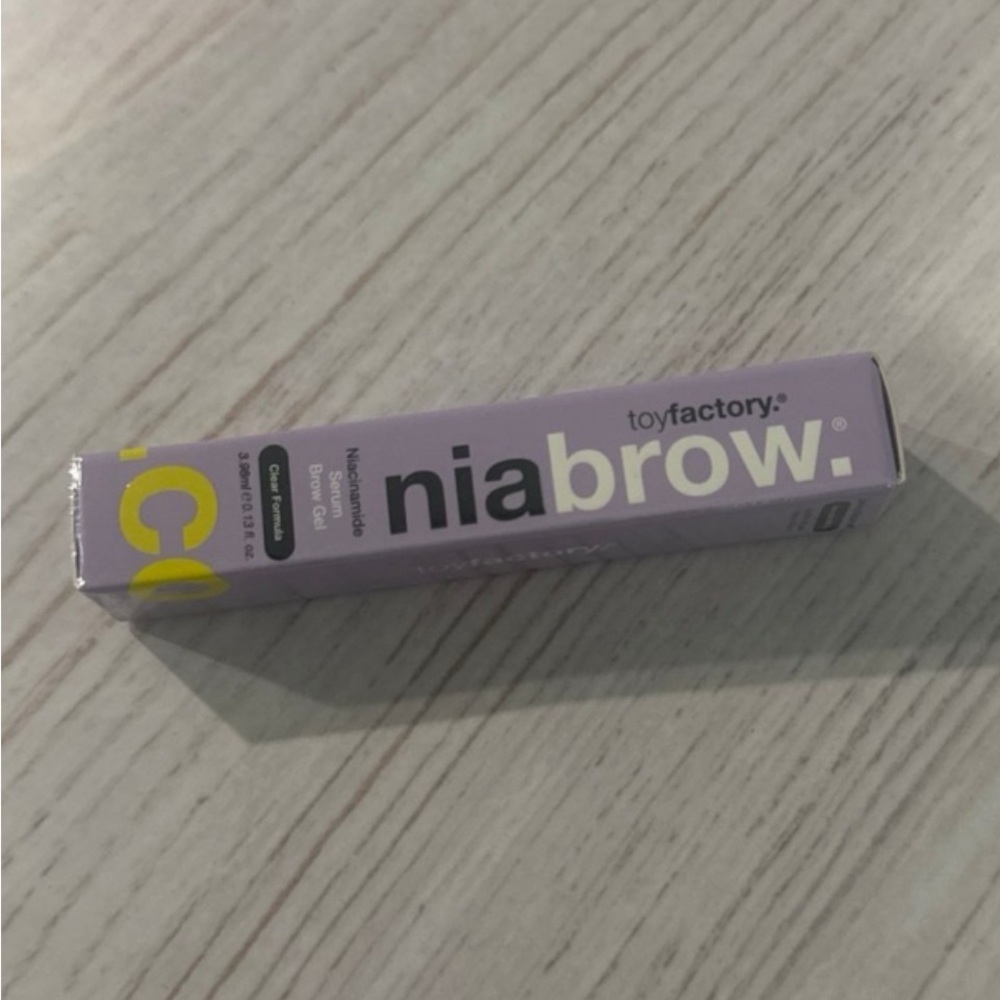 Toy Factory Nia Brow Eyebrow Serum